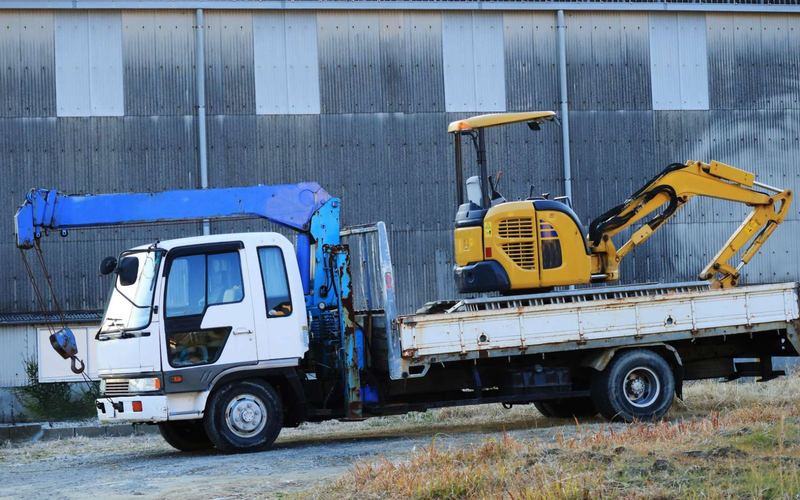 ユニック車の査定を相談する場面