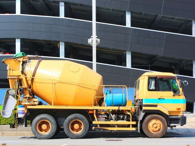 ミキサー車